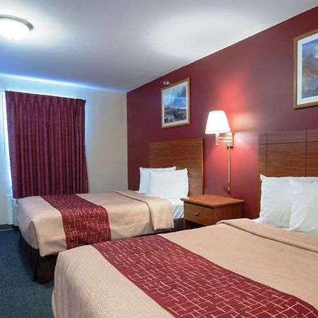 Red Roof Inn & Suites Дикинсон Экстерьер фото