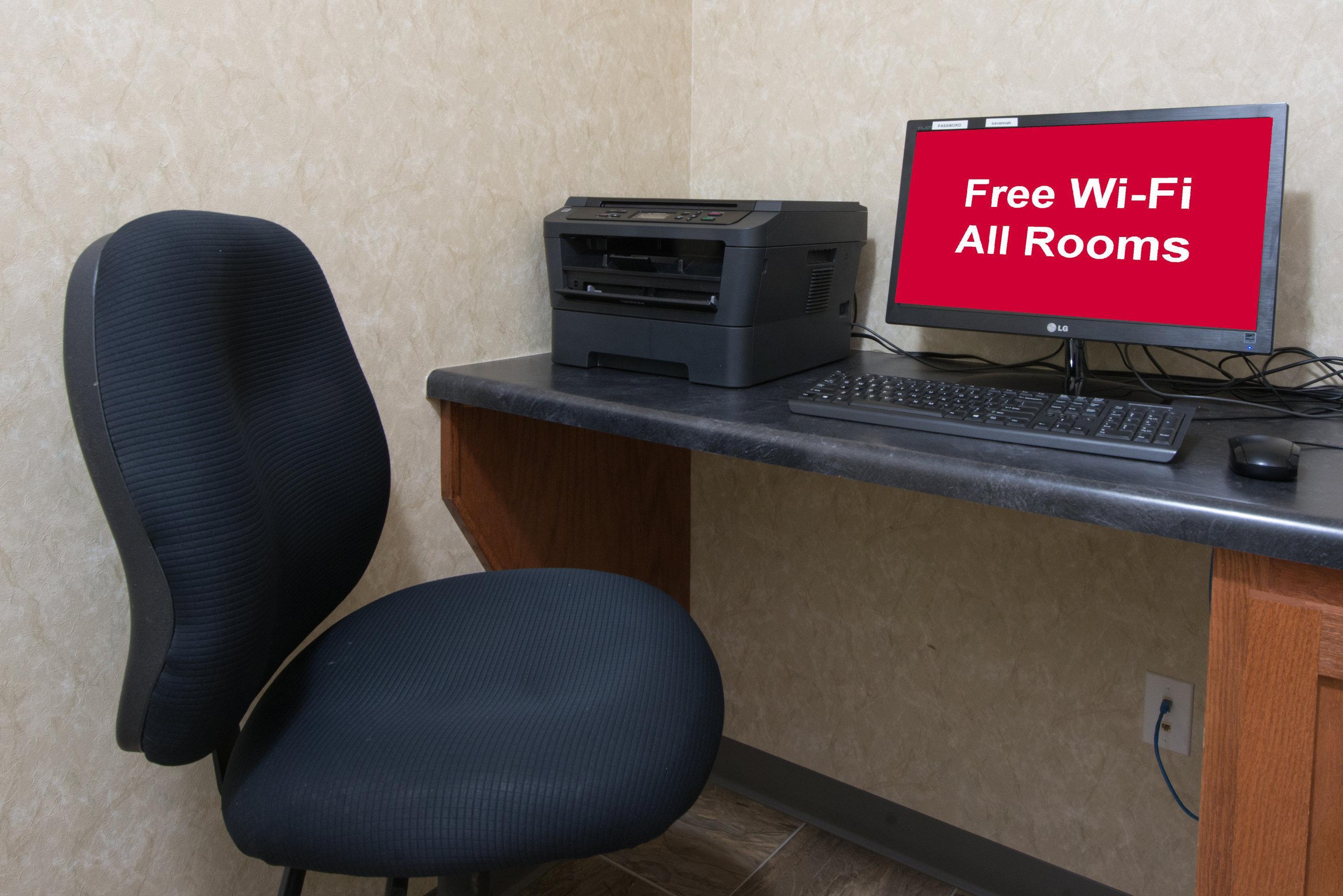 Red Roof Inn & Suites Дикинсон Экстерьер фото