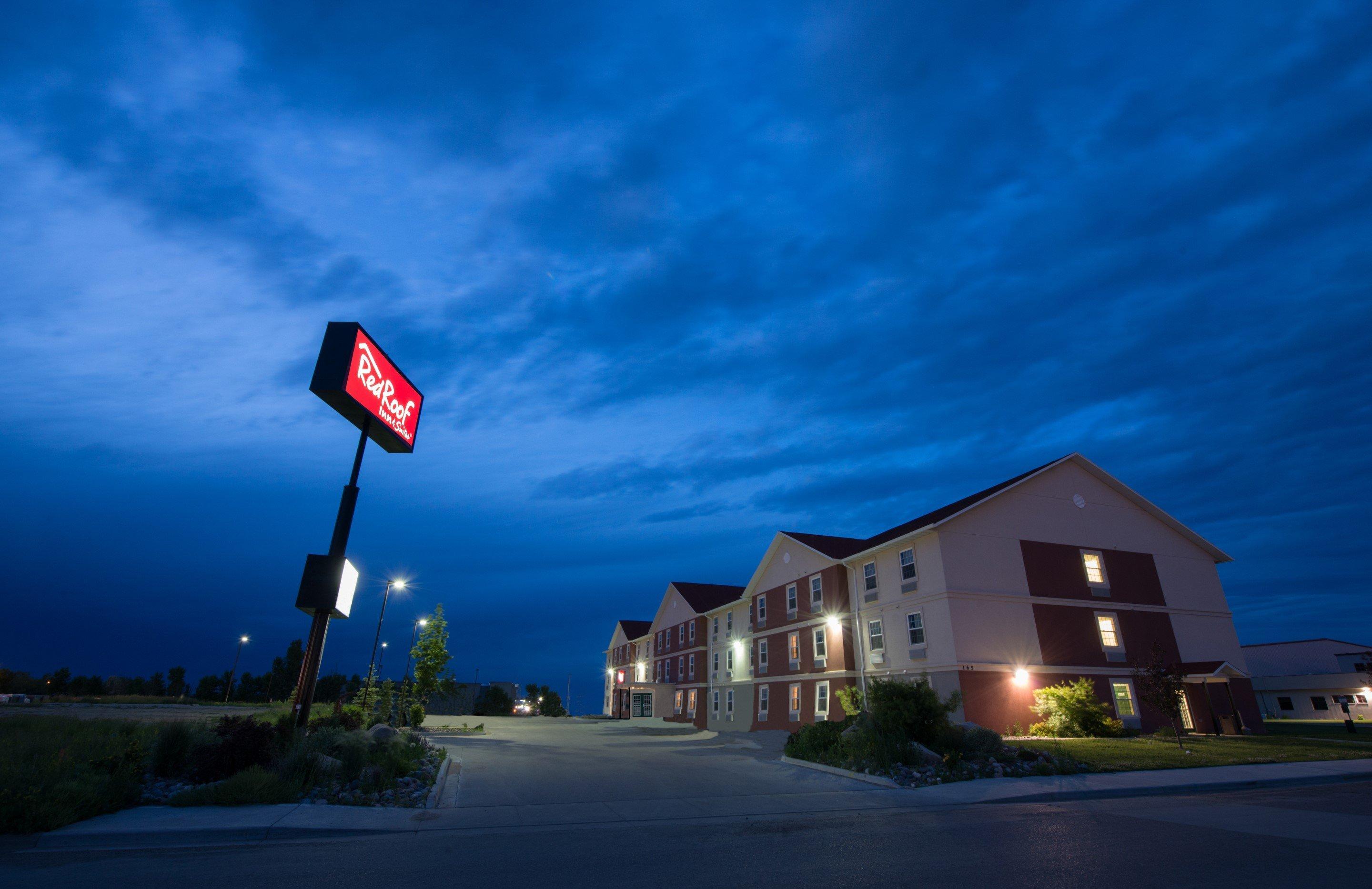 Red Roof Inn & Suites Дикинсон Экстерьер фото